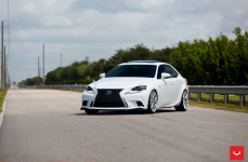 Lexus IS на дисках VOSSEN VFS6