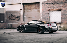 Nissan GTR на дисках RFX13 Gloss Black