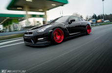 Nissan GTR на дисках Rotiform BLQT