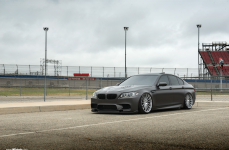 BMW F10 M5 на дисках Avant Garde M615