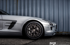 Mercedes-Benz SLS AMG на дисках Niche Circuit