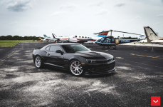 Chevrolet Camaro на дисках Vossen VFS-6