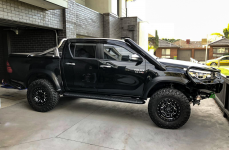 Toyota Hilux на дисках Black Rhino Alpine