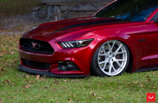 Ford Mustang GT на дисках Vossen VFS-6