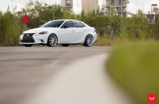 Lexus IS350 F-Sport на дисках Vossen VFS-10