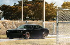 Dodge Challenger SRT на дисках ADV.1 5.0