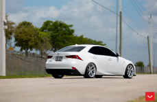 Lexus IS на дисках Vossen VFS-6