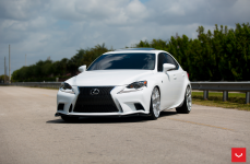 Lexus IS на дисках Vossen VFS-6