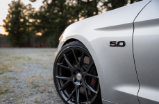 Ford Mustang GT на дисках Vossen VFS-6