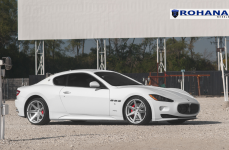 Maserati Gran Turismo на дисках Rohana RC7