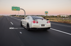 Nissan GTR на дисках ADV10.1 M.V1