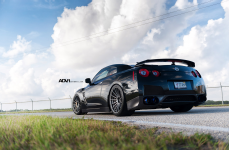 Nissan GTR на дисках ADV15 M.V2