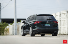 Volkswagen Tiguan на дисках Vossen CV10