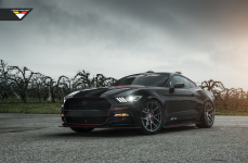 Ford Mustang на дисках VORSTEINER V-FF 101