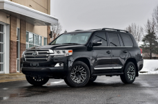 Toyota Land Cruiser на дисках BLACK RHINO CYCLONE