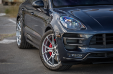 Porsche Macan на дисках Vorsteiner V-FF 103