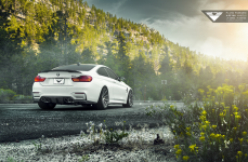 BMW F82 M4 на дисках Vorsteiner V-FF 102