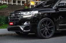 Toyota Landcruiser VX.R на дисках Vossen HF-3