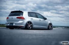 VW MK7 на дисках Rotiform TMB