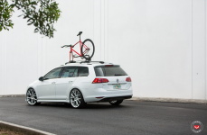 VW Mk7 Golf Sportwagen на дисках Vossen VFS-6