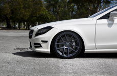 Mercedes CLS550 на дисках Velgen Wheels VMB5