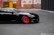 Nissan GTR на дисках Rotiform BLQT