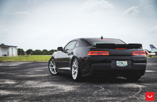 Chevrolet Camaro на дисках Vossen VFS-6