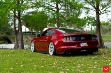 Ford Mustang GT на дисках Vossen VFS-6