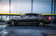 Lexus LS460 на дисках DUB Rio 5