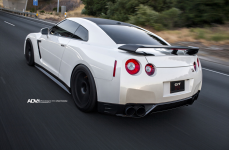 Nissan GT-R на дисках 