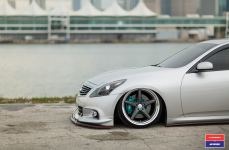 Infiniti G37 на дисках Vossen x Work VWS-3