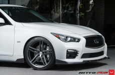 Infiniti GQ50 на дисках Vossen VFS-5