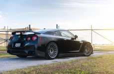 Nissan GTR на дисках ADV15 M.V2