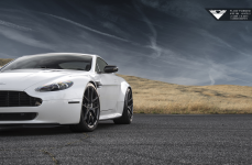 Aston Martin DB9 на дисках Vorsteiner V-FF 101 