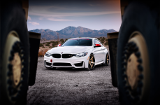 BMW M4 на дисках Ferrada FR3